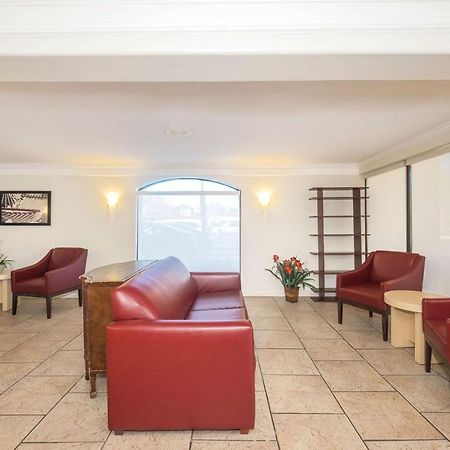 Days Inn By Wyndham Neptune Beach Джэксонвилл-Бич Экстерьер фото