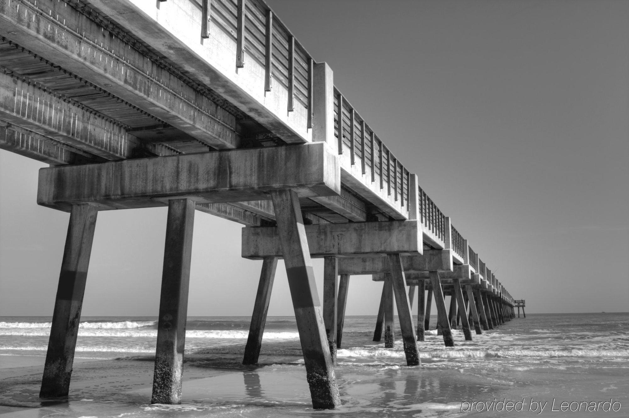 Days Inn By Wyndham Neptune Beach Джэксонвилл-Бич Экстерьер фото