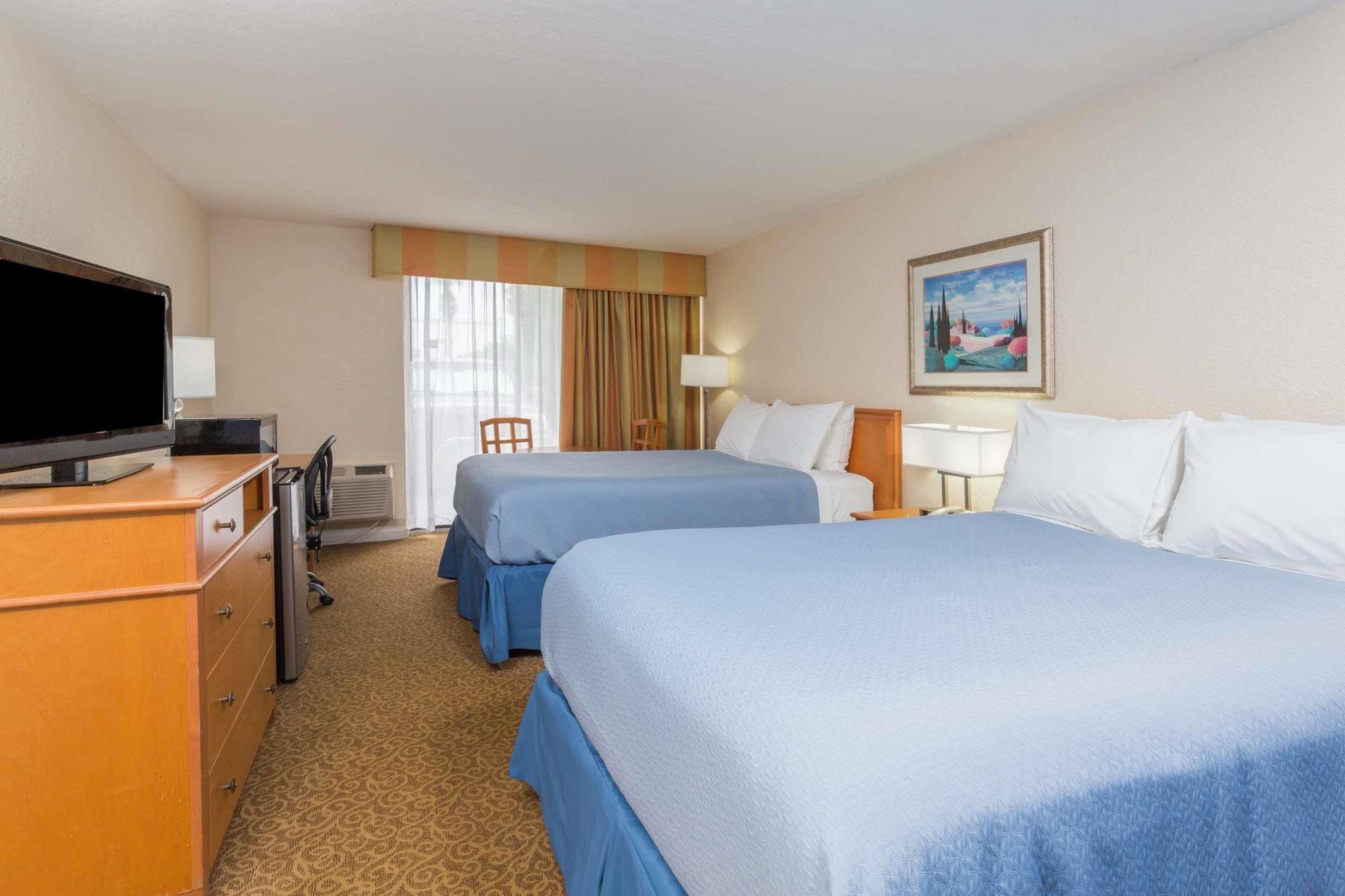 Days Inn By Wyndham Neptune Beach Джэксонвилл-Бич Экстерьер фото